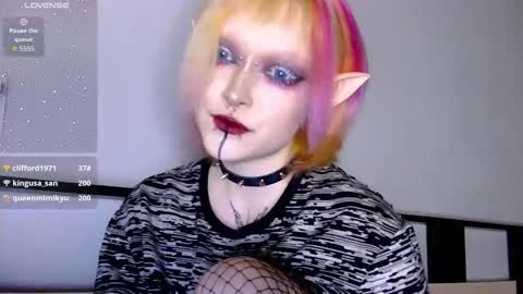 Nicole online show from 11.23.25