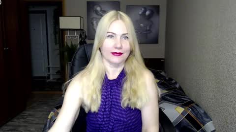 Snapshot of _night_fantasy_ chatting on 02.14.25 Donella    online show from 02.14.25