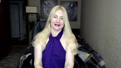 Snapshot of _night_fantasy_ chatting on 02.14.25 Donella    online show from 02.14.25