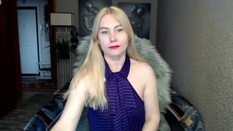 Snapshot of _night_fantasy_ chatting on 03.08.25 Donella    online show from 03.08.25