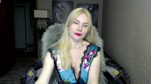 Snapshot of _night_fantasy_ chatting on 03.10.25 Donella    online show from 03.10.25