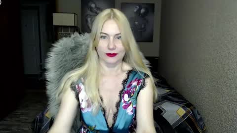Snapshot of _night_fantasy_ chatting on 03.10.25 Donella    online show from 03.10.25