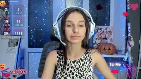 Nika online show from 10.28.25