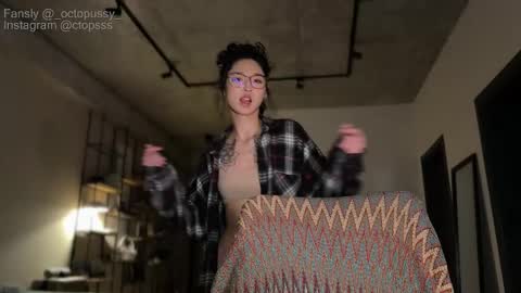 Snapshot of _octopussy_ chatting on 02.27.26 Mikayla online show from 02.27.26