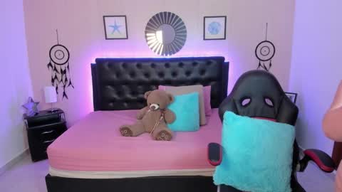 Olivia jones online show from 02.02.26