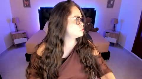 Snapshot of _oliviajoness chatting on 07.10.26 Olivia jones online show from 07.10.26