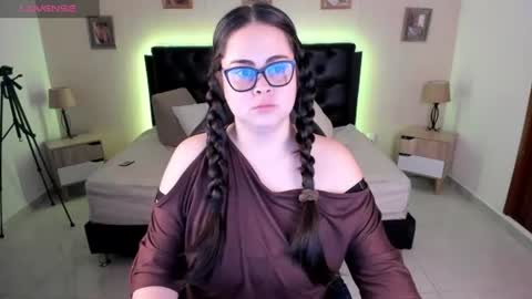 Snapshot of _oliviajoness chatting on 07.14.26 Olivia jones online show from 07.14.26