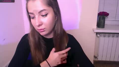 Snapshot of _oliviax_ chatting on 10.04.25 Olivia online show from 10.04.25