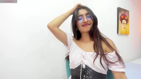 Snapshot of _orquidea_ chatting on 03.05.25 Orquidea online show from 03.05.25