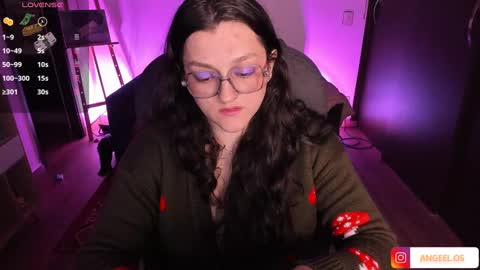 Snapshot of _peach__ chatting on 01.06.25 violeta ig online show from 01.06.25