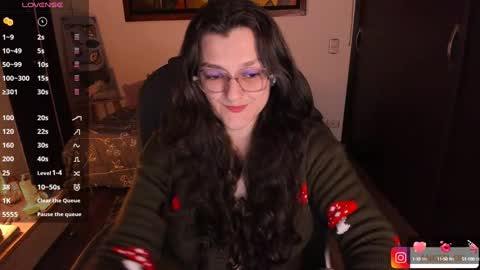 Snapshot of _peach__ chatting on 10.04.25 violeta ig online show from 10.04.25