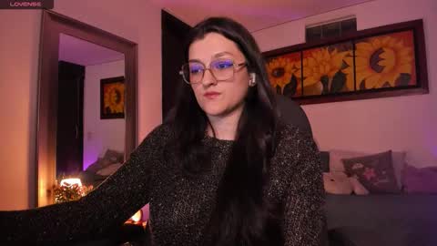 Snapshot of _peach__ chatting on 11.11.25 violeta ig online show from 11.11.25