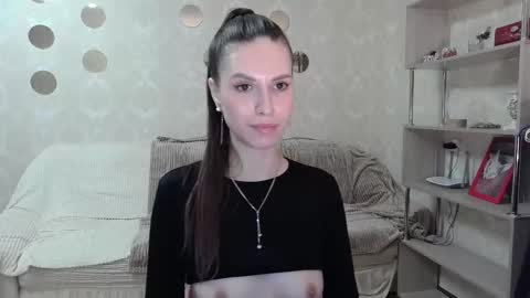 Snapshot of _pretty_fox_ chatting on 10.01.25 _pretty_fox_ online show from 10.01.25