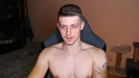 Snapshot of _purrari chatting on 10.07.25 Vampire online show from 10.07.25