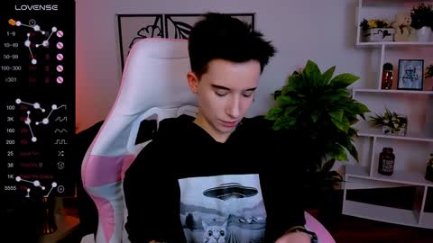 Snapshot of _rein_ramm chatting on 02.04.25 Rein online show from 02.04.25