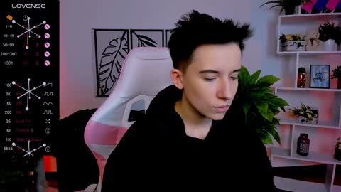 Snapshot of _rein_ramm chatting on 02.05.25 Rein online show from 02.05.25