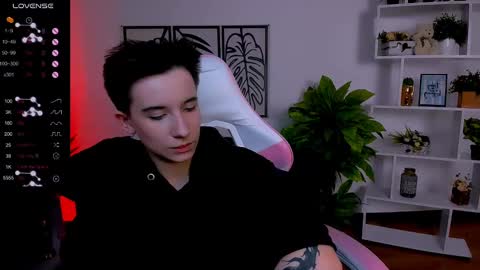 Snapshot of _rein_ramm chatting on 02.14.25 Rein online show from 02.14.25