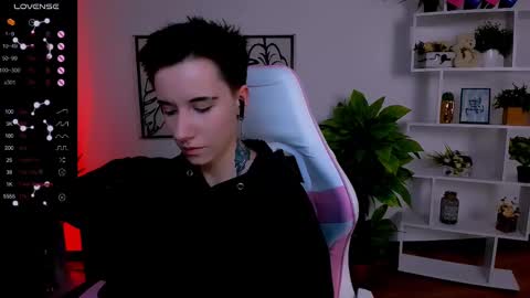 Snapshot of _rein_ramm chatting on 02.14.25 Rein online show from 02.14.25