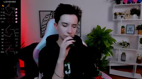 Snapshot of _rein_ramm chatting on 02.19.25 Rein online show from 02.19.25