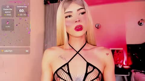 Snapshot of _rosedewitt_ chatting on 03.25.26 Rose De Witt online show from 03.25.26