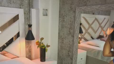 Sara online show from 10.15.25