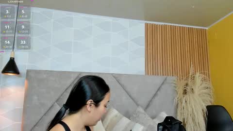 Snapshot of _sammy_fit chatting on 12.22.25 Antonella online show from 12.22.25