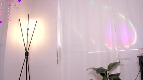 Sandyy online show from 10.19.25