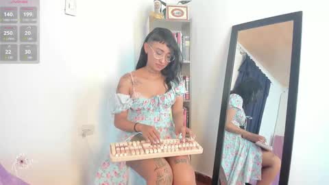 Snapshot of _saraaparker_ chatting on 01.13.25 Sarita  online show from 01.13.25