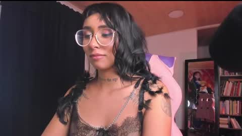 Snapshot of _saraaparker_ chatting on 03.09.25 Sarita  online show from 03.09.25