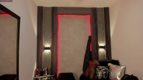 Selene online show from 01.22.25