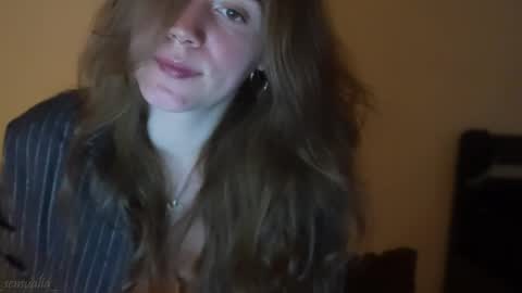 Snapshot of _sensualia_ chatting on 05.04.26 Lia online show from 05.04.26