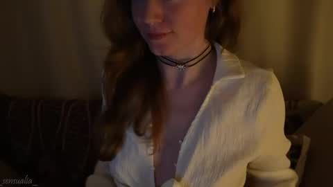 Snapshot of _sensualia_ chatting on 05.31.26 Lia online show from 05.31.26