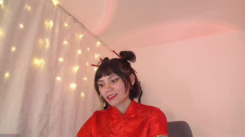 Laura online show from 01.04.25