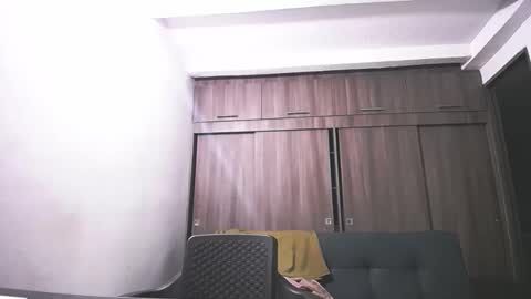 Juan Pablo-independent model online show from 04.09.26