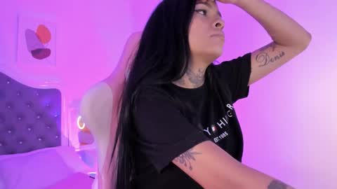 Snapshot of _sharloth chatting on 09.17.25 Sharlot online show from 09.17.25