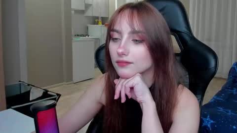 Snapshot of _silverdream chatting on 09.27.25 _silverdream online show from 09.27.25