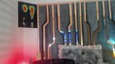 Snapshot of _silvia_vega_ chatting on 12.16.24 _silvia_vega_ online show from 12.16.24