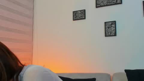 Snapshot of _silvia_vega_ chatting on 12.14.25 _silvia_vega_ online show from 12.14.25