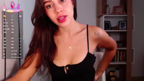 Lauren  online show from 10.05.25