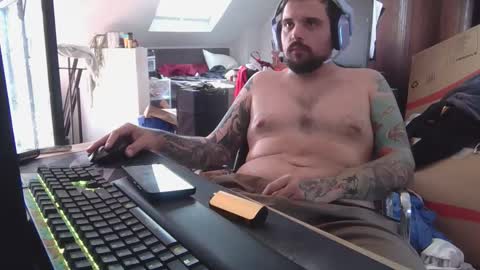 _smiley_bear27 online show from 12.23.25