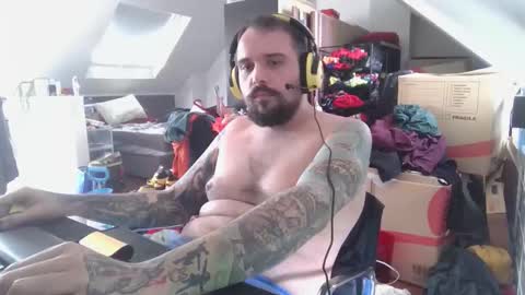 _smiley_bear27 online show from 01.14.26