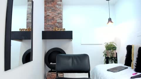    640  200   online show from 01.09.25