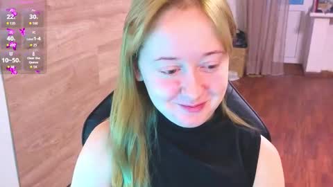 Snapshot of _sofiy_milashka chatting on 10.27.25 Sofiy online show from 10.27.25