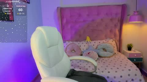 Sophie  online show from 09.29.25