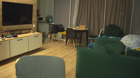 OLIVERpvt is open online show from 12.24.24