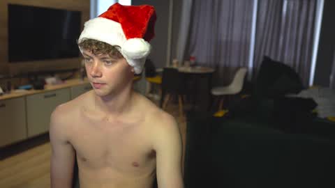 OLIVERpvt is open online show from 12.26.24