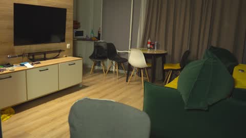 OLIVERpvt is open online show from 01.07.25