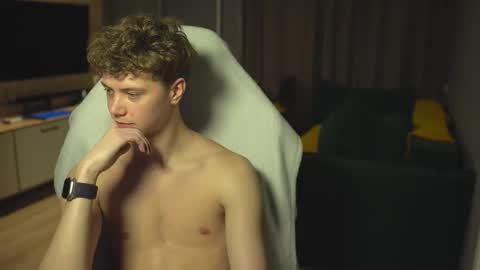 OLIVERpvt is open online show from 11.19.25