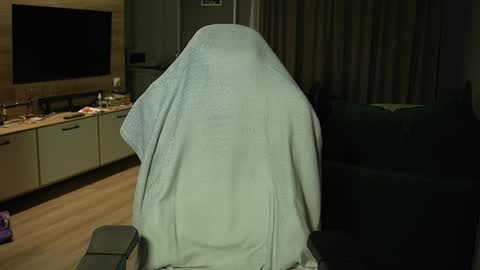 OLIVERpvt is open online show from 02.05.26