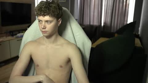 OLIVERpvt is open online show from 03.17.26